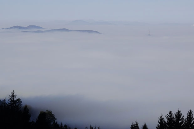 Прилаз граду из ваздуха немогућ: Због густе магле и смога отказани летови из Сарајева